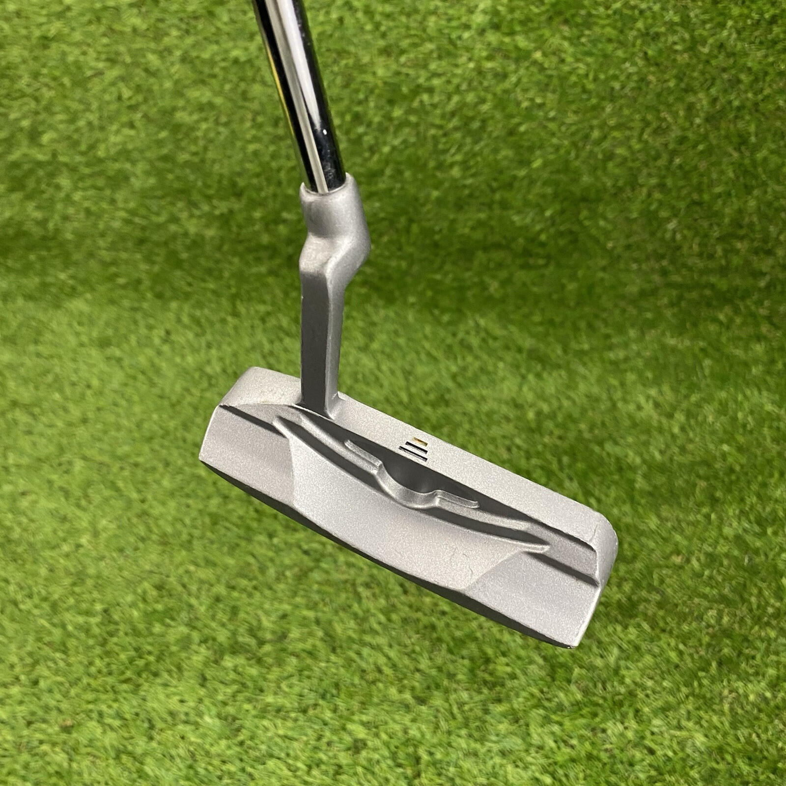 MACGREGOR FINESSE BALATA FACE 35” BLADE PUTTER W/ MACGREGOR GRIP