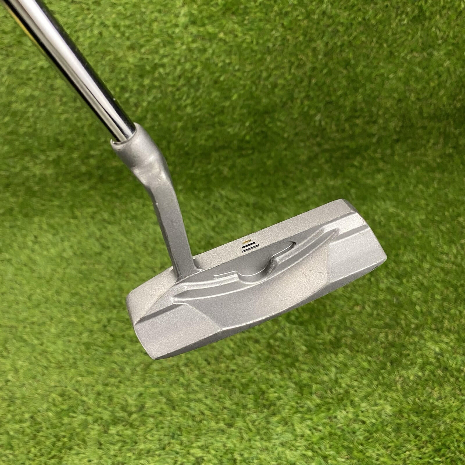 MACGREGOR FINESSE BALATA FACE 35” BLADE PUTTER W/ MACGREGOR GRIP