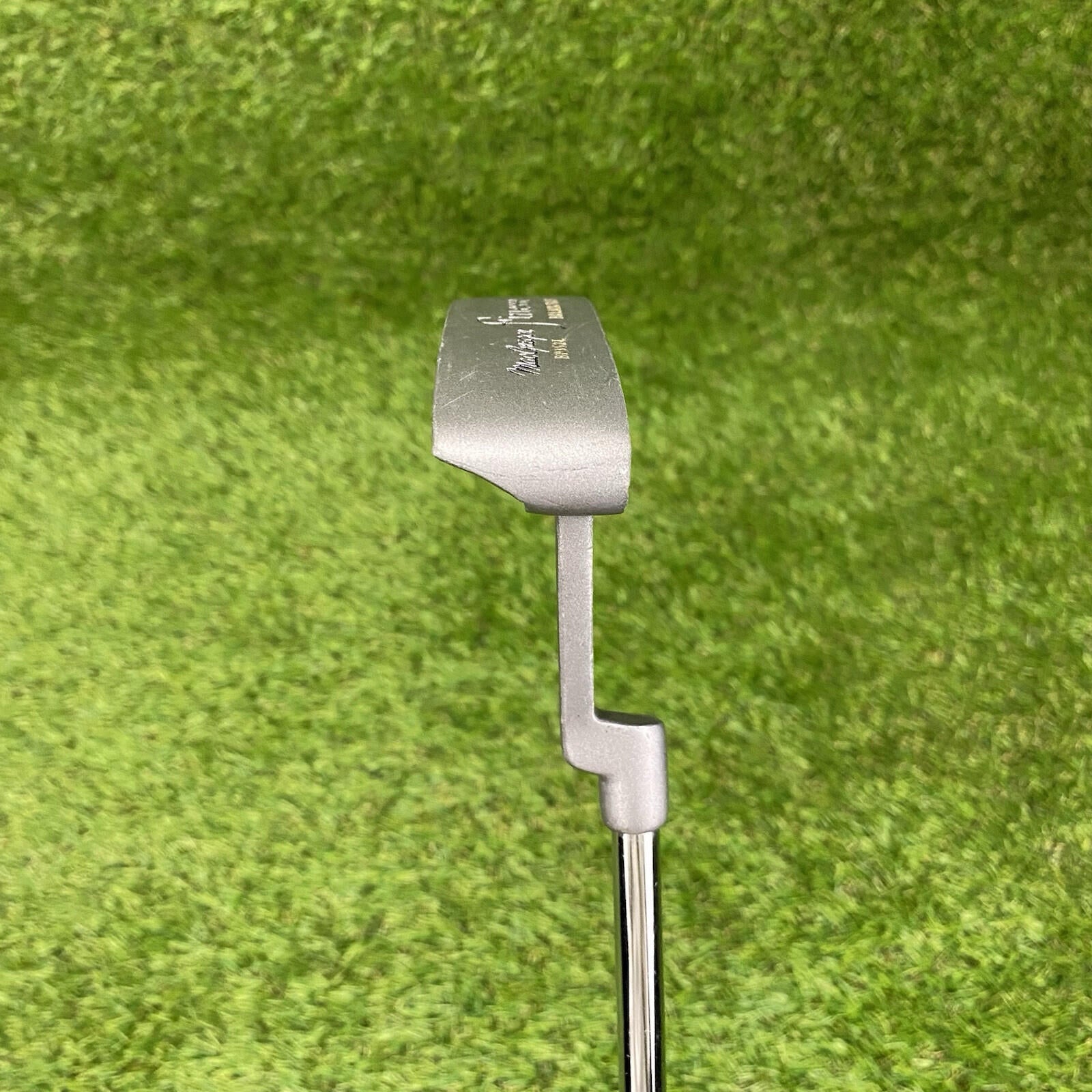 MACGREGOR FINESSE BALATA FACE 35” BLADE PUTTER W/ MACGREGOR GRIP